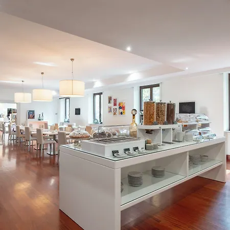 Phi Garden Area Eur Hotel 4*