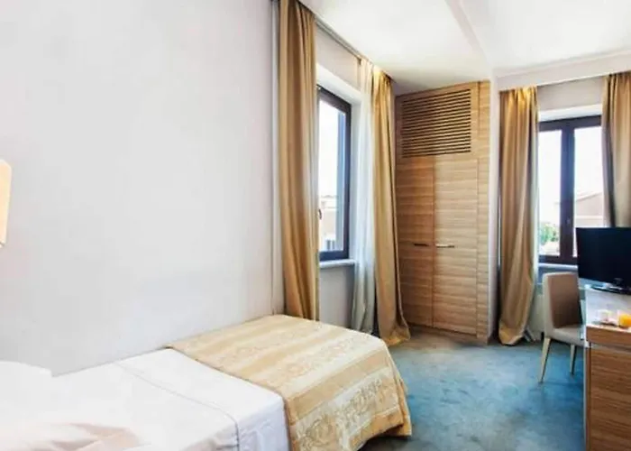 Hotel Phi Garden Area Eur 4*