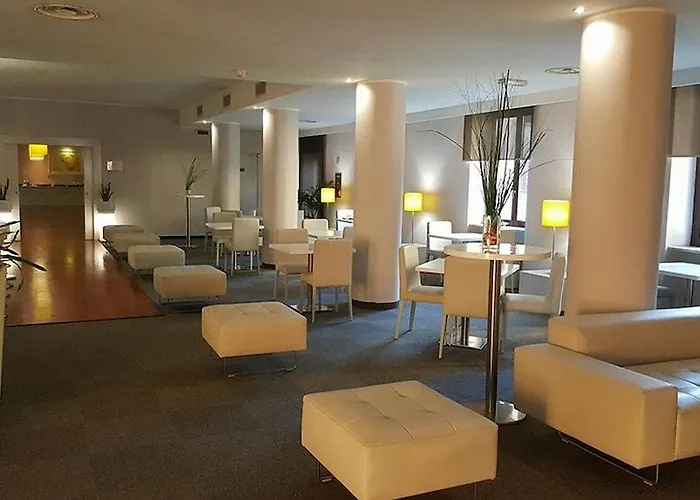 Hotel Phi Garden Area Eur 4*