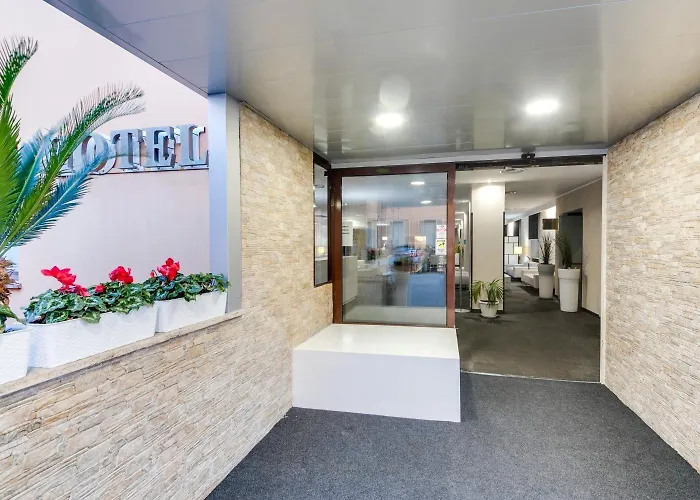 Hotel Phi Garden Area Eur 4*