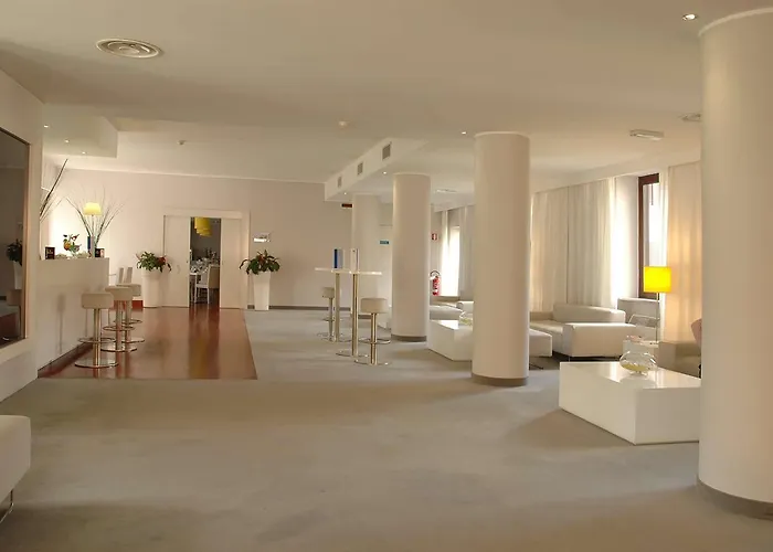 Phi Garden Area Eur Hotel