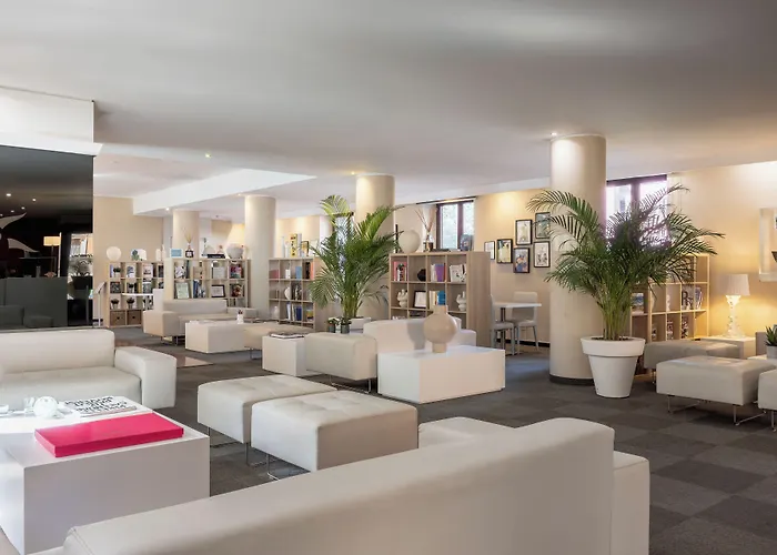 Phi Garden Area Eur Hotel