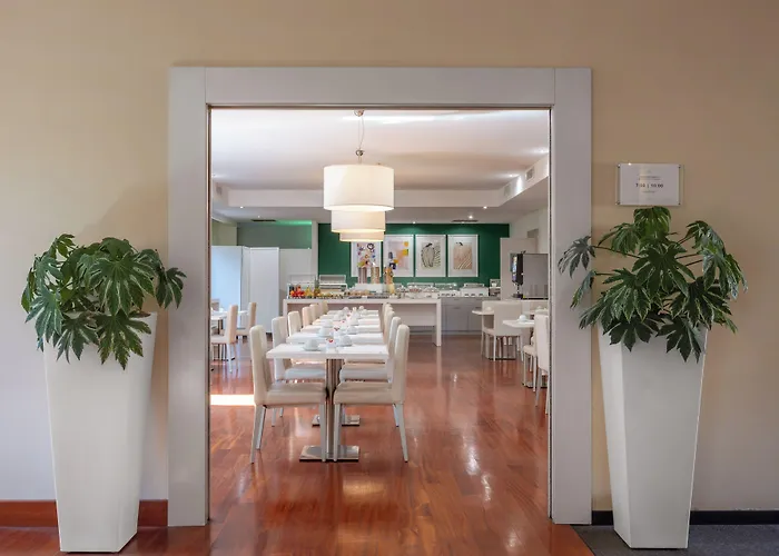 Phi Garden Area Eur Hotel 4*