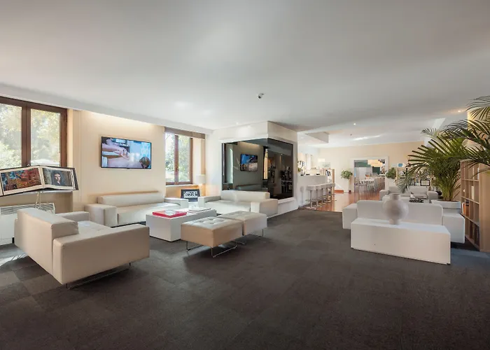 Phi Garden Area Eur Hotel 4*