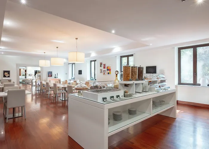 Phi Garden Area Eur Hotel 4*